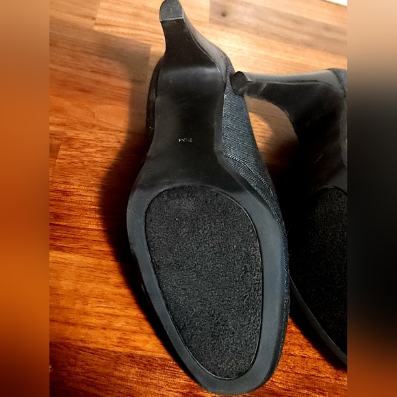 ๐10 For $20 Ann Marino Mary Janes - Picture 5 of 7